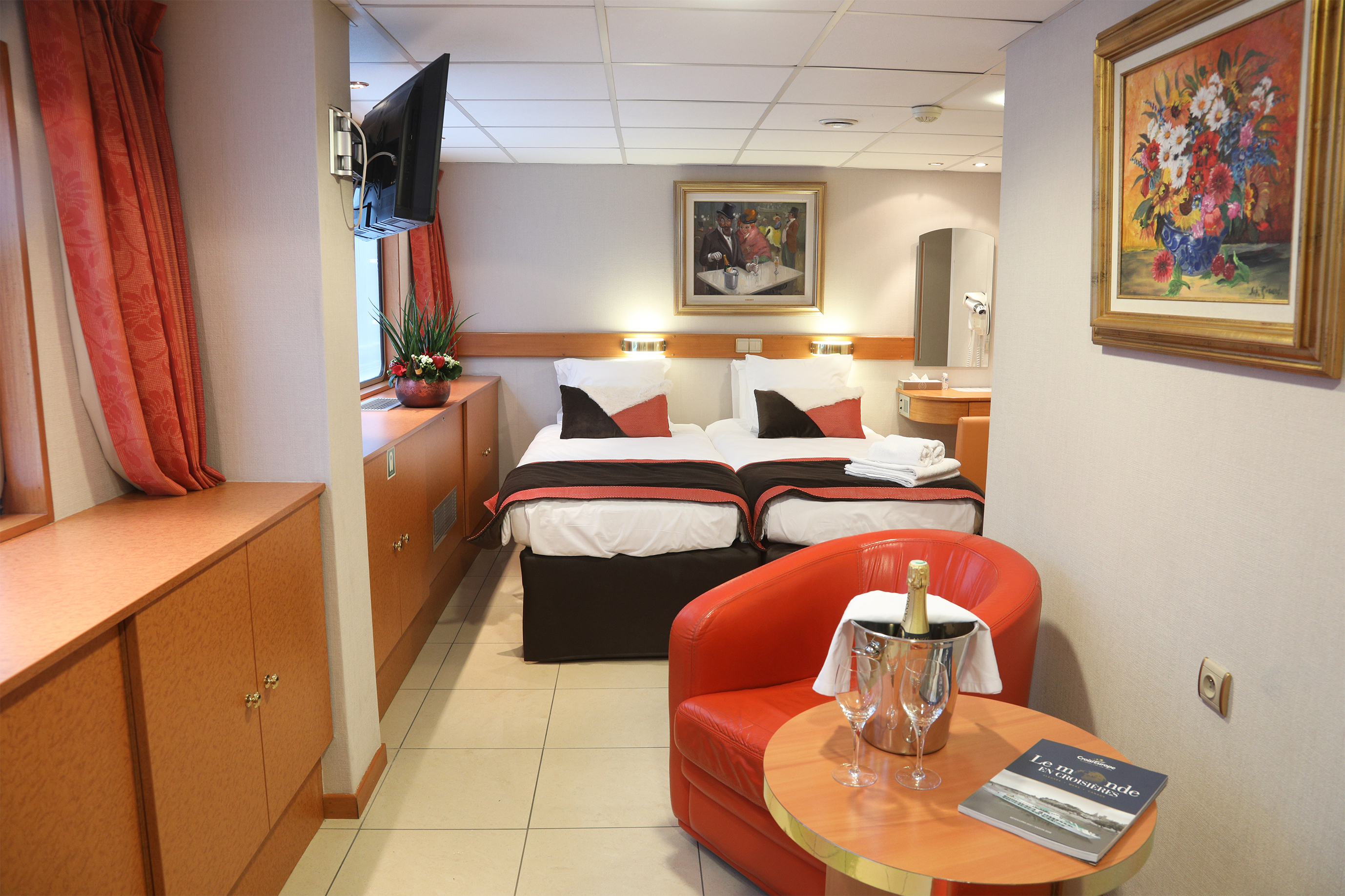 CroisiEurope MS Seine Princess Cabin 11.jpg